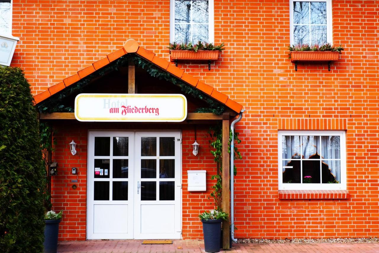 Hotel Garni am Fliederberg Schwerin  Exterior foto